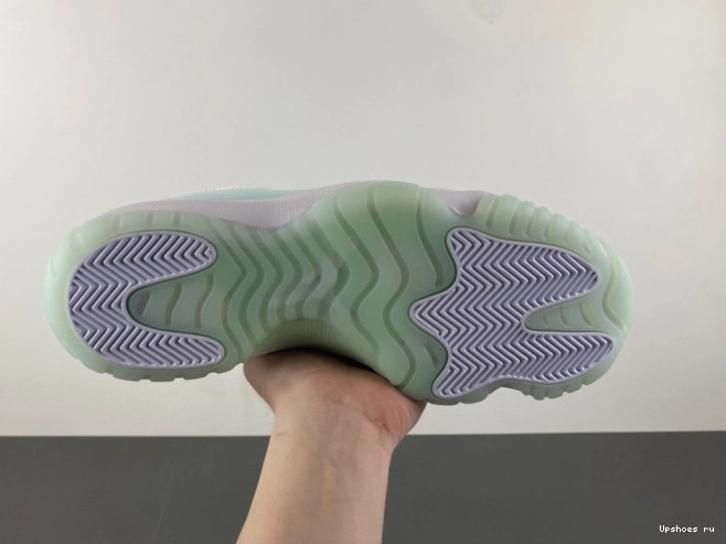  Jordan Low AH7860-103 11 Air “Igloo”  0512